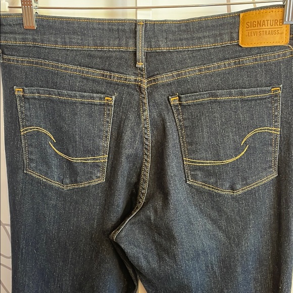 Levi's- Mid-Rise Boot Cut Flare Jeans size 30 (10) - Picture 8 of 9